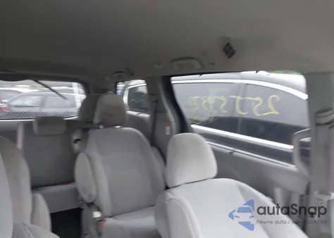 2015 Toyota Sienna Le 8 Passenger из США, поврежденный, VIN 5TDKK3DC7FS630614